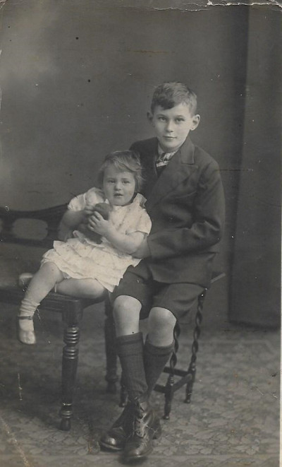 Studio picture Charlie Stone & sister.