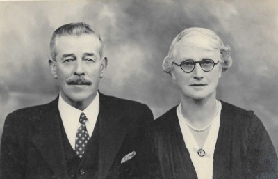 Kathleen Jeanes nee Male with husband.