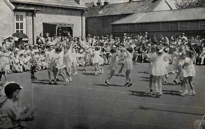 Esme Salway, country dancing