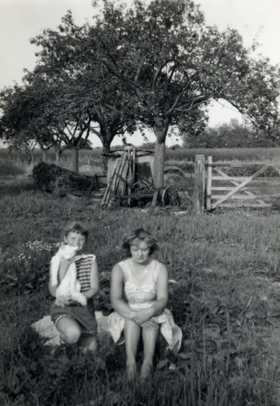 Doreen Marks mother and cat