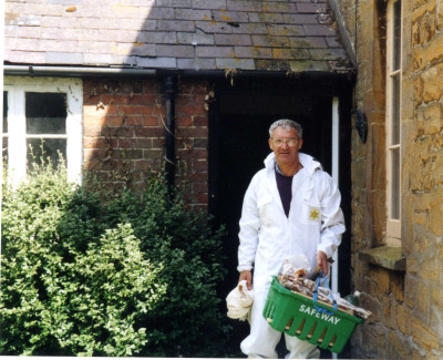 Roy White in beekeepers clothing