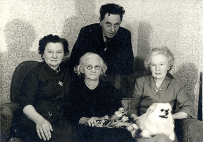 Male Family Group