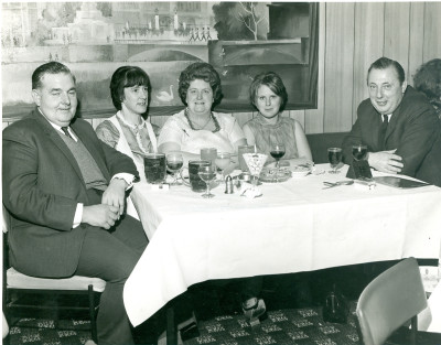 Group in pub or restraunt