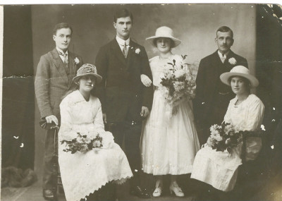 Wedding group of 1920.