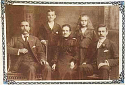 Jeanes Family Group - enlarged