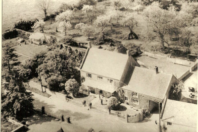 Home Farm, Folly Road, Kingsbury - from the air.