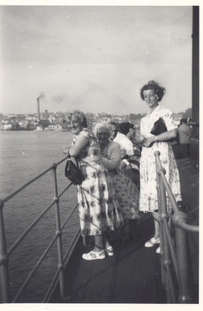Beatrice, Millicent Reed and Emily Chamberlain