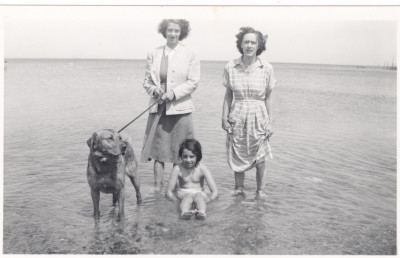 Mary & Jill Withers, Helen Chorley / White, dog Rufus