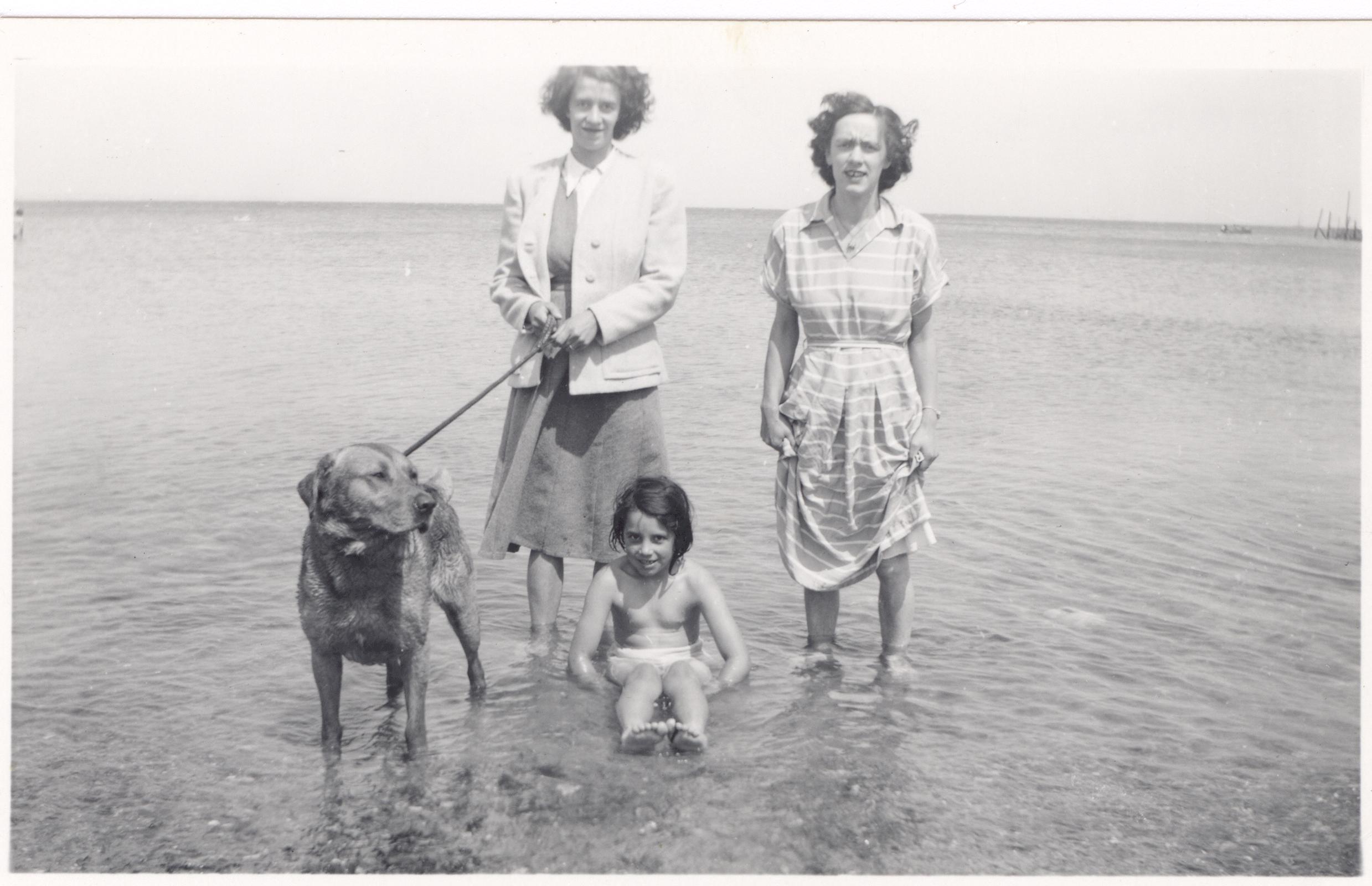 Mary & Jill Withers, Helen Chorley / White, dog Rufus