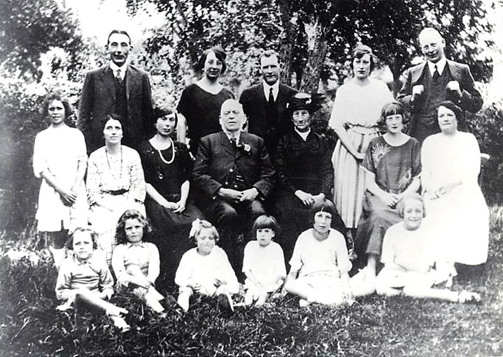 George and Ann Harvey and family - 1920