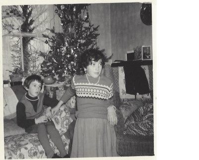 Rosemary & Susan Withers as children.