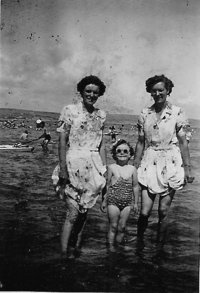 Nellie, Jenny Bunston & Ena Tucker ne Bunston at Weymouth 1951.