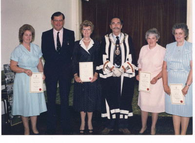 Jen Tucker & Guild of Glovers Certificate