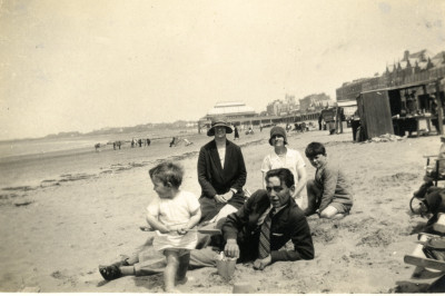 KC732 Group on Weymouth Beach