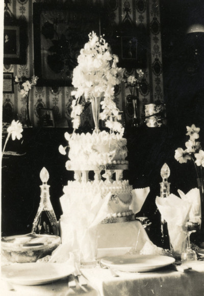 KC 738 Wedding Cake