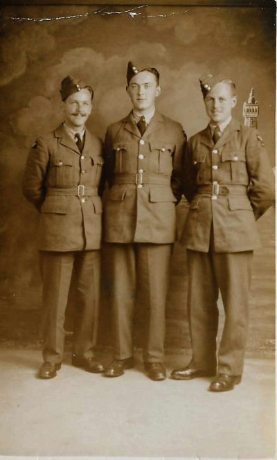 Sgt.Ken Hebditch and RAF Colleagues