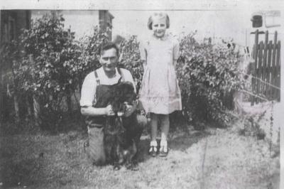 Elaine Heathman with her father and dog.