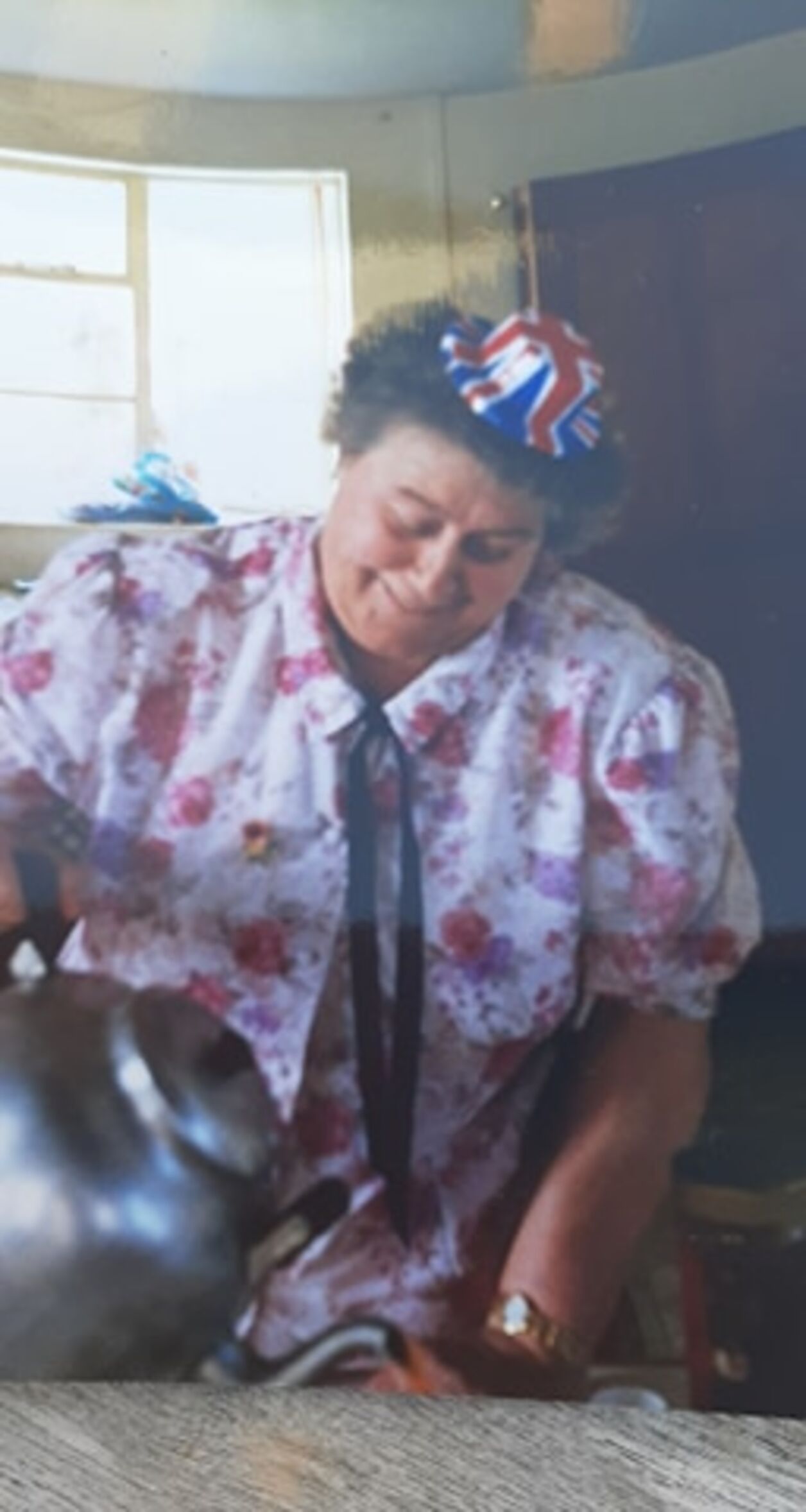 VE Day - serving refreshments