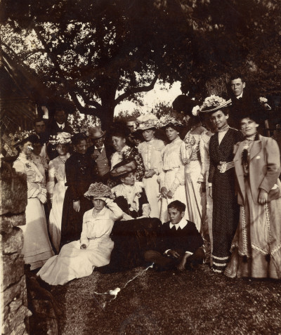 Edwardian group photo at Thorney House