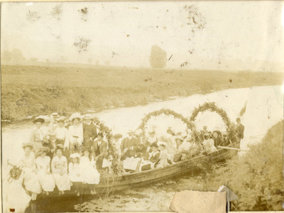 Coal barge on River Parrett filled with party goers