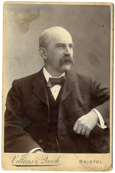 Late Victorian Image of Well-dressed Man
