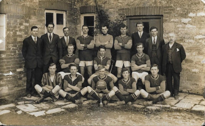 Kingsbury FC 1925 photo of team.